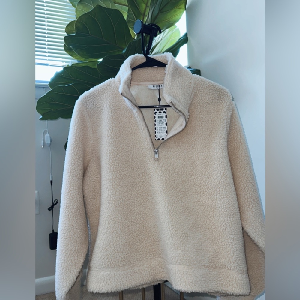 Never before worn sweater